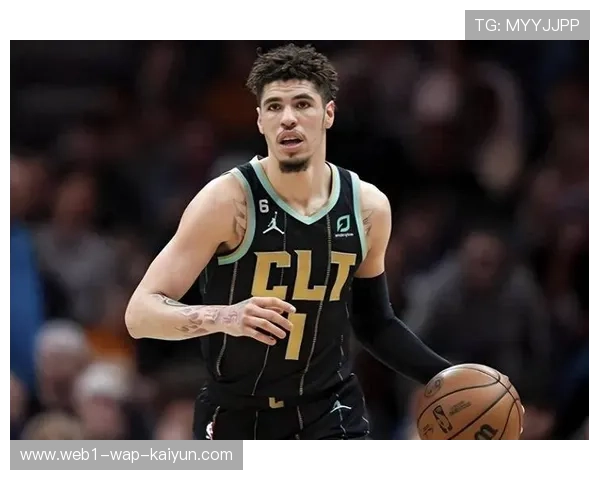 鲍尔7.5助攻展现传球视野 黄蜂后卫组织才华引领进攻